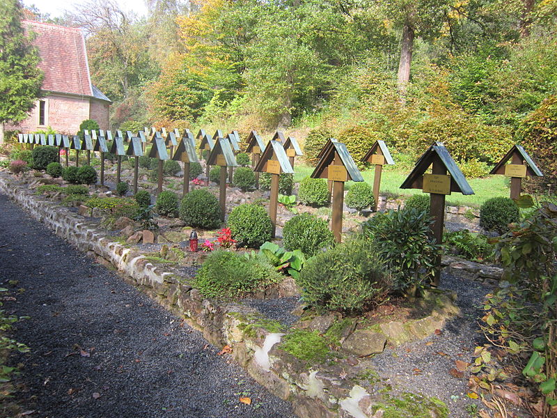 File:Kriegergedächtnisstätte (Steinach) – 20141003-576.JPG