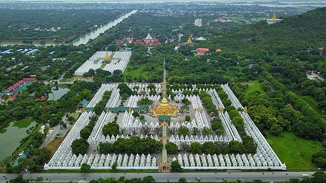 Image: Ku Tho Taw Pagoda & Sandar Muni Pagoda, Mandalay