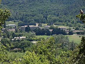 La Touche - Cimetière - Vue sur le village.JPG