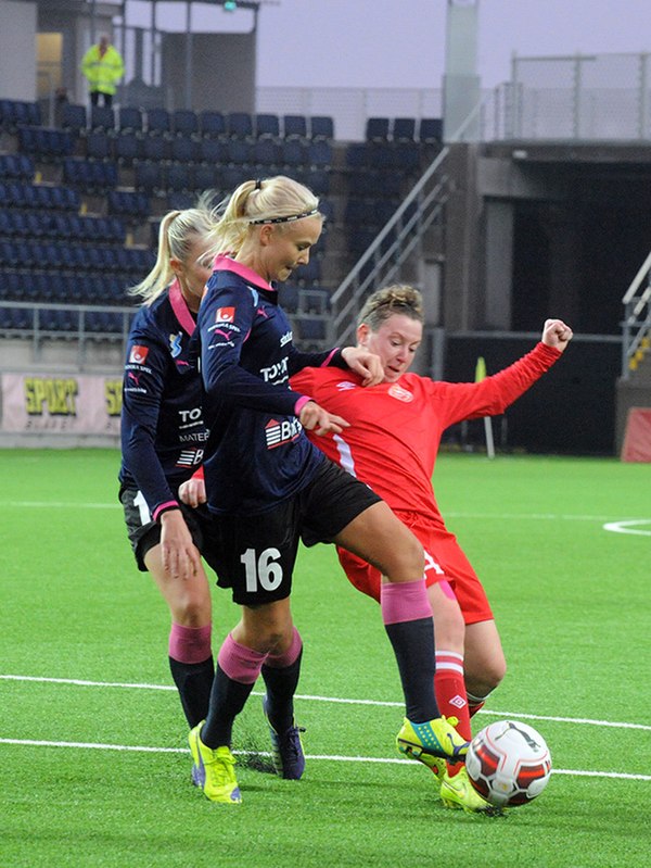 Harder (#16) playing for Linköpings in the UEFA Women's Champions League, 2014