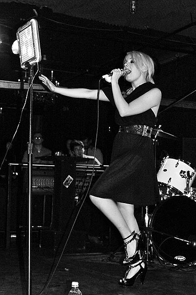 File:Little Boots NYC.jpg