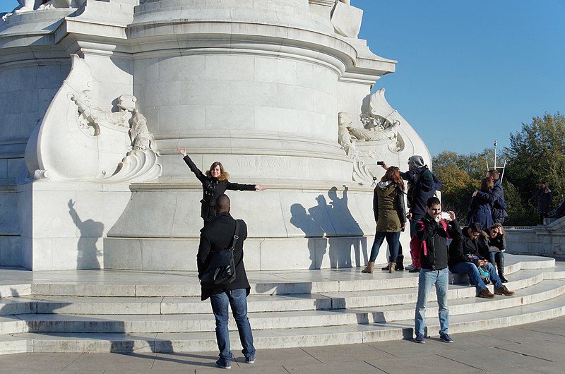 File:London MMB »242 Victoria Memorial.jpg