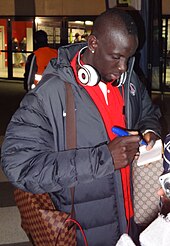 Sakho signing autographs in 2013 Mamadou Sakho, PSG.JPG