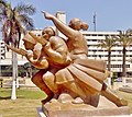 تمثال يمثل المقاومة الشعبية وتضافر الشعب والجيش لدحر العدوان الثلاثي عن مصر