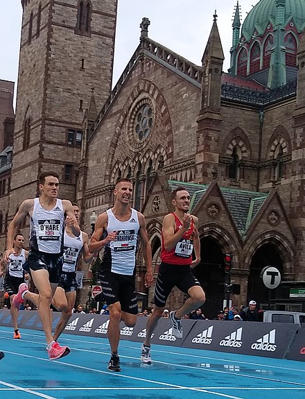 Marcin Lewandowski running the Back Bay Mile at the Adidas Boost Boston Games in 2019