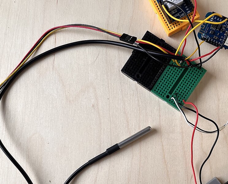 File:Microcontroller with Temperature Sensor.jpg