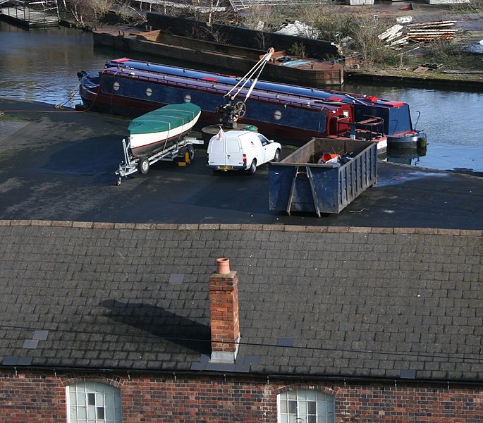 File:More moored narrowboats (386666245).jpg