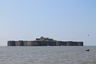 <span class="mw-page-title-main">Murud-Janjira</span> Island fort in Maharashtra, India