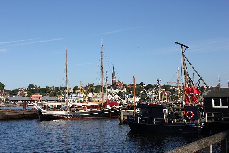 File:Museumshafen Flensburg, ein zweites Bild.JPG