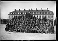 La musique du régiment en 1920 dans la cour de la caserne des Tourelles.