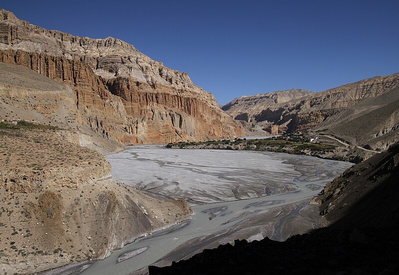 File:Mustang-Chhusang-02-Kali Gandaki-2015-gje.jpg