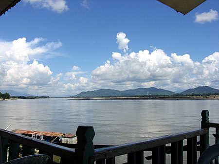 ไฟล์:Myitkyina-ayeyarwady-d01.jpg