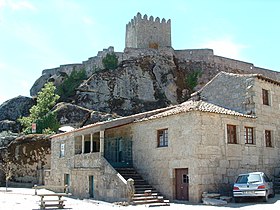 Château de Sortelha makalesinin açıklayıcı görüntüsü