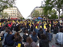 Practicing direct democracy - voting on Nuit Debout, Place de la Republique, Paris Nuit Debout - Place Commune, 2016.05.14 (2).jpg