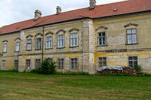 Datei:Obersiebenbrunn_Schloß_Fassade_W.jpg