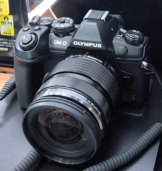 File:Olympus OM-D E-M1 Mark III 4 mar 2020a.jpg