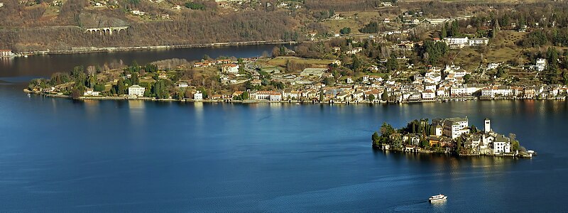 File:Orta San Giulio (8434380478).jpg