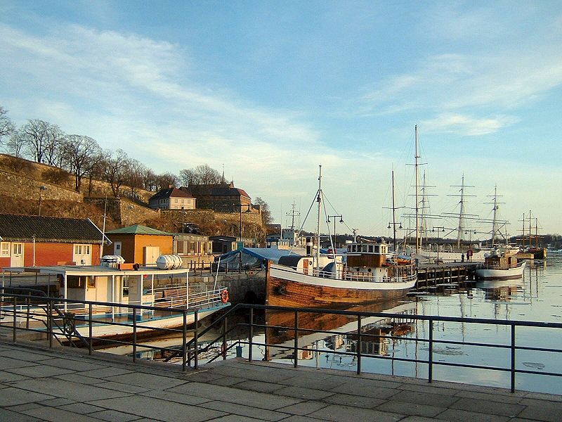 File:Oslo harbour colors modified.jpg