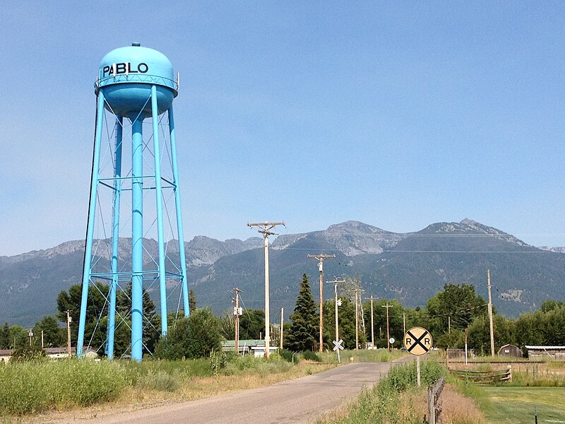 File:Pablo, Montana blue water tower July 2013.JPG