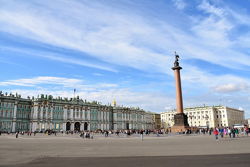 File:Palace Square with the Winter Palace and the Alexander Column, St. Petersburg (5) (37203980985).jpg