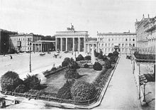 Palais Liebermann am Pariser Platz 7, rechts neben dem Brandenburger Tor