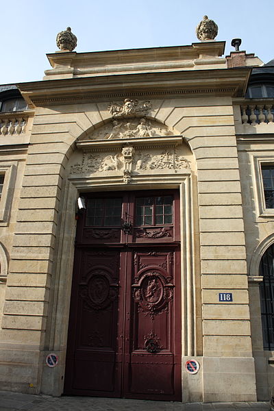 File:Paris Hôtel de Clermont-Tonnerre (118 rue du Bac) 54.JPG