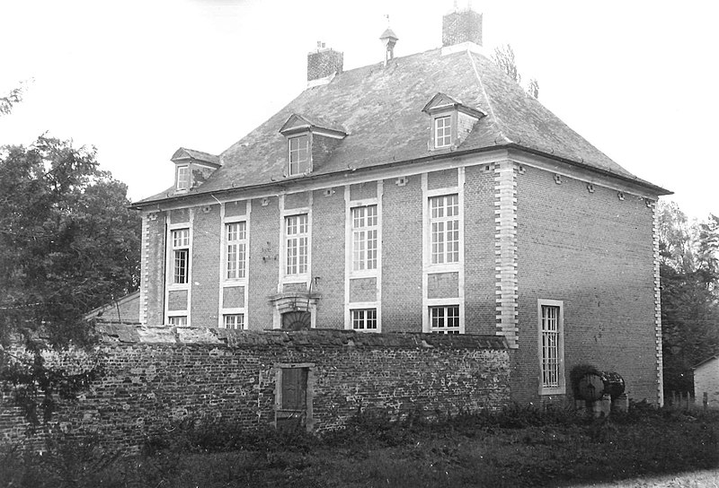 File:Pastorie van de Sint-Martinusparochie met tuin - 287027 - onroerenderfgoed.jpg