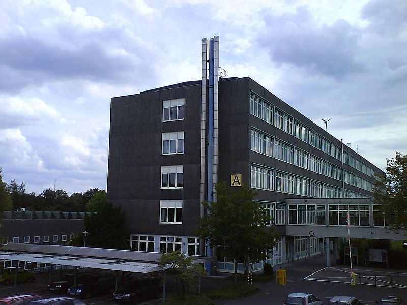 File:Paul-Bonatz-Campus-Universität-Siegen-2.jpg