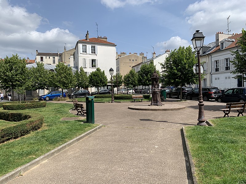 File:Place Henri IV Charenton Pont 4.jpg