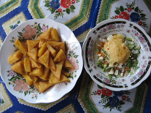 Hnapyan gyaw or "twice fried " Shan tofu fritters served with a side salad at Inle Lake.