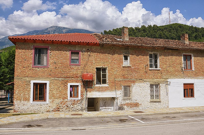 File:Poliçan, Albania 2019 06.jpg