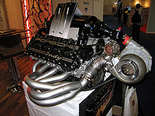 V8 engine for the Indy 500-race Porsche Indy engine.jpg