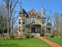 Post Commanders' Quarters, Building 9, in the Fort Sheridan Historic District. They were the most elaborate houses on the base. Like most of Fort Sheridan, it has been converted to a private residence. Post Commanders Quarters, Building 9 (8707827717).jpg
