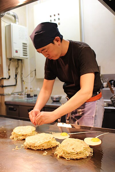 File:Preparing okonomiyaki in Hiroshima.jpg