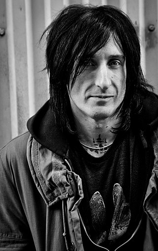 <span class="mw-page-title-main">Richard Fortus</span> American guitarist (born 1966)