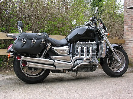 Триумф 2. Triumph Rocket 3 2009. Мотоцикл Триумф рокет 2. Triumph Rocket 3 2004. Триумф 1300 мотоцикл.