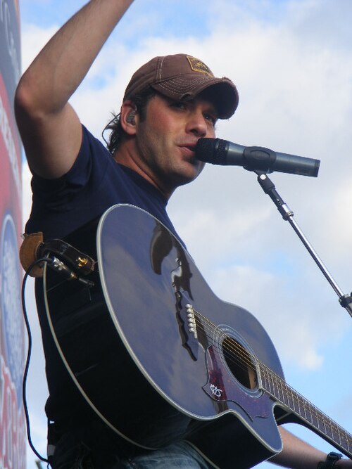 Rodney Atkins in concert in 2009