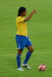 La ce poziție a fost jucată Ronaldinho în Barcelona. Un wizard bun care nu a devenit rege
