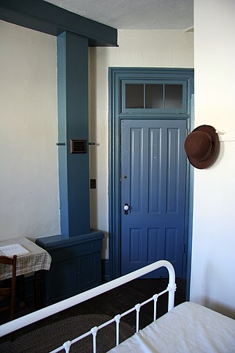 The interior of Room 19, Central House Hotel, Boscobel, Wisconsin, kept in the style it was in 1898 when the founders of the Gideons met there Room19.jpg