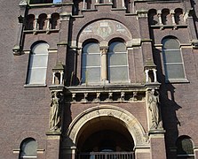 Sculptures en façade de la Remonstrantekerk, Rotterdam.