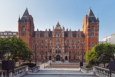 English: Royal College of Music in London, view from the north, Summer 2020.