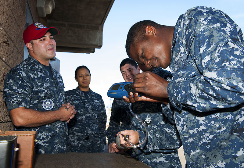 File:SWOS Engineering Learning Site Pearl Harbor gas-free engineering training 150415-N-WF272-062.jpg