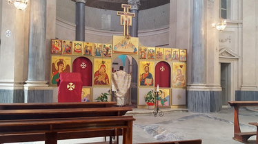 Iconostasi e altare