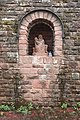 Nische mit Skulptur der Pietà (1947) in Sankt Thomas im Eifelkreis Bitburg-Prüm