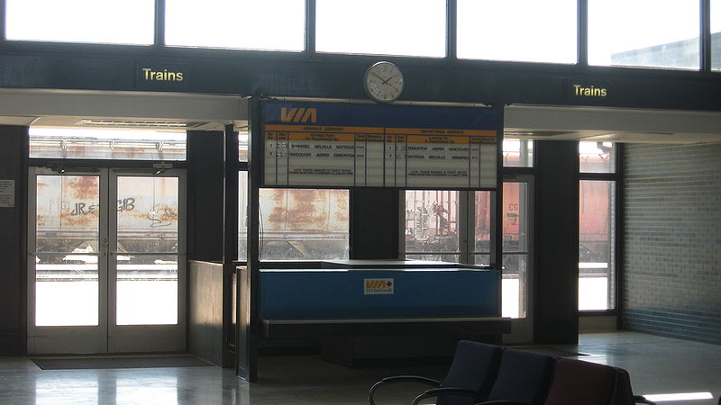 File:Saskatoon railway station interior 2.JPG