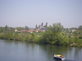 The center of Münsterschwarzach: The monastery of the same name