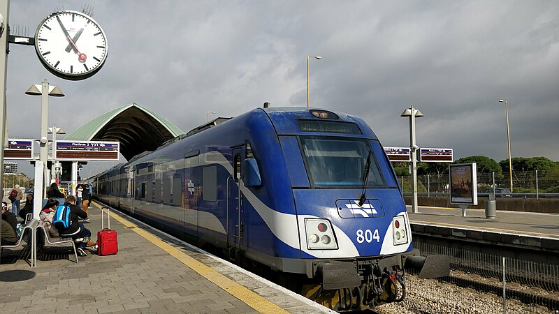File:Siemens Viaggio Light train to Nahariya at Tel Aviv University train station (1).jpg