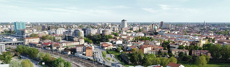 File:Skyline Padova Centro.jpg