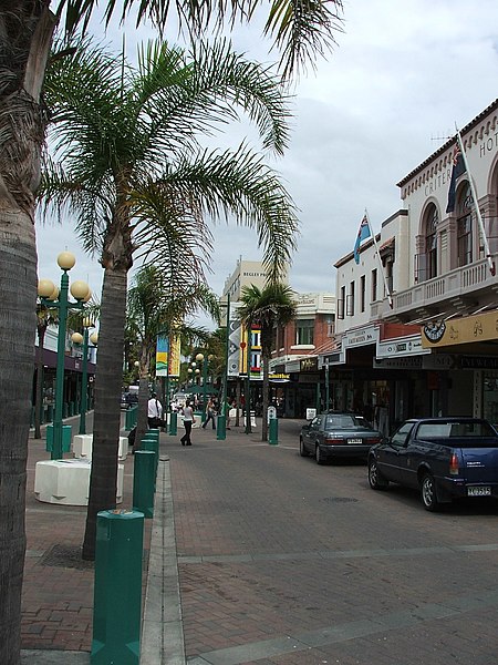 File:Street of Napier - panoramio.jpg