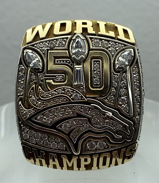 File:Super Bowl V Ring - NFL Draft Experience 2021.jpg - Wikipedia